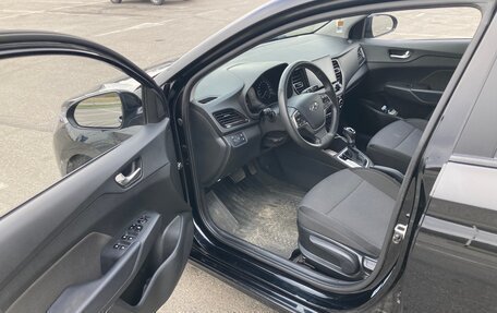 Hyundai Solaris II рестайлинг, 2021 год, 1 650 000 рублей, 7 фотография