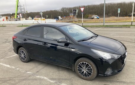 Hyundai Solaris II рестайлинг, 2021 год, 1 650 000 рублей, 11 фотография