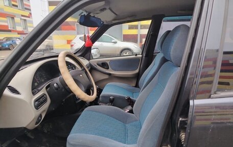 Chevrolet Niva I рестайлинг, 2005 год, 190 000 рублей, 10 фотография