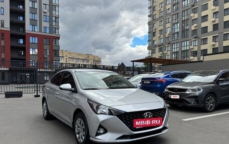 Hyundai Solaris II рестайлинг, 2021 год, 1 880 000 рублей, 10 фотография