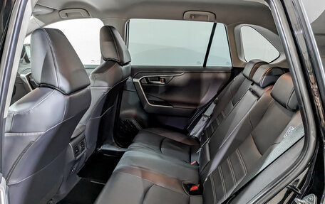 Toyota RAV4, 2019 год, 3 550 000 рублей, 12 фотография