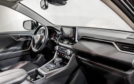 Toyota RAV4, 2019 год, 3 550 000 рублей, 11 фотография