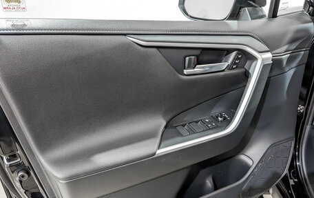 Toyota RAV4, 2019 год, 3 550 000 рублей, 19 фотография