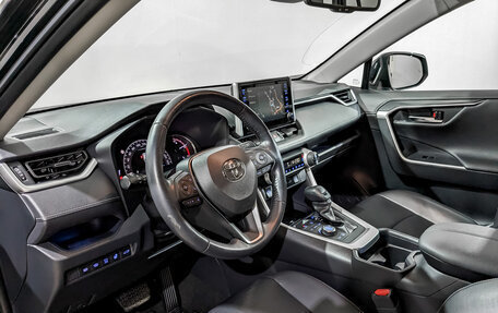 Toyota RAV4, 2019 год, 3 550 000 рублей, 16 фотография