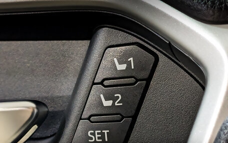 Toyota RAV4, 2019 год, 3 550 000 рублей, 22 фотография