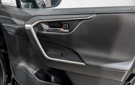 Toyota RAV4, 2019 год, 3 550 000 рублей, 26 фотография