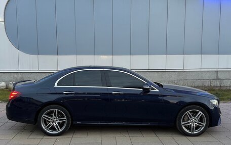 Mercedes-Benz E-Класс, 2018 год, 3 700 000 рублей, 3 фотография