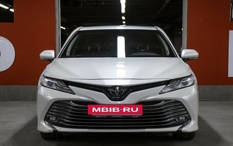 Toyota Camry, 2020 год, 3 298 000 рублей, 2 фотография