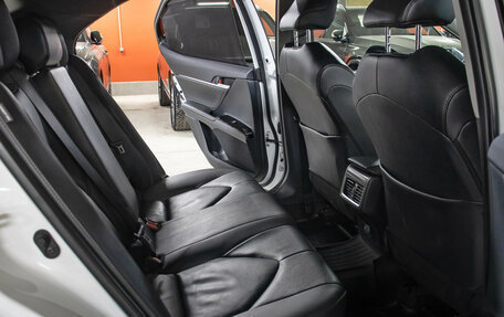 Toyota Camry, 2020 год, 3 298 000 рублей, 12 фотография