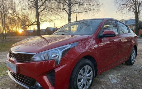 KIA Rio IV, 2021 год, 1 730 000 рублей, 2 фотография