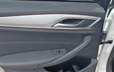 BMW 5 серия, 2019 год, 4 290 000 рублей, 21 фотография
