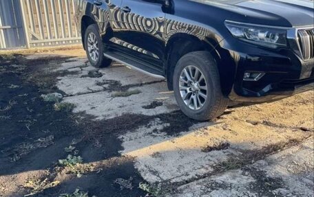 Toyota Land Cruiser Prado 150 рестайлинг 2, 2018 год, 6 250 000 рублей, 3 фотография