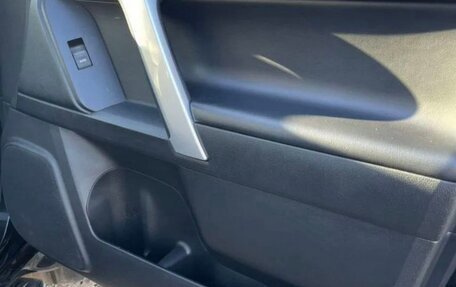 Toyota Land Cruiser Prado 150 рестайлинг 2, 2018 год, 6 250 000 рублей, 12 фотография