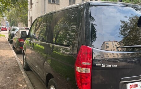 Hyundai Grand Starex Grand Starex I рестайлинг 2, 2017 год, 2 690 000 рублей, 3 фотография