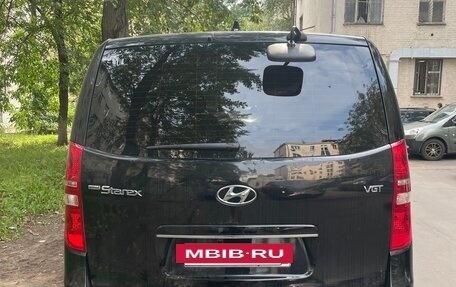 Hyundai Grand Starex Grand Starex I рестайлинг 2, 2017 год, 2 690 000 рублей, 4 фотография