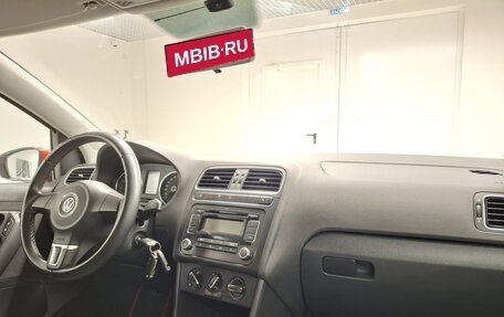 Volkswagen Polo VI (EU Market), 2012 год, 700 000 рублей, 11 фотография