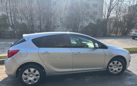 Opel Astra J, 2014 год, 780 000 рублей, 4 фотография