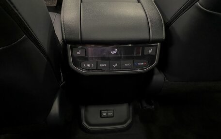 Toyota Highlander, 2025 год, 6 190 000 рублей, 22 фотография