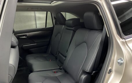 Toyota Highlander, 2025 год, 6 190 000 рублей, 20 фотография