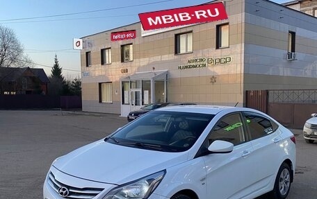 Hyundai Solaris II рестайлинг, 2015 год, 700 000 рублей, 1 фотография