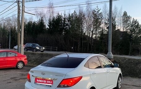 Hyundai Solaris II рестайлинг, 2015 год, 700 000 рублей, 2 фотография