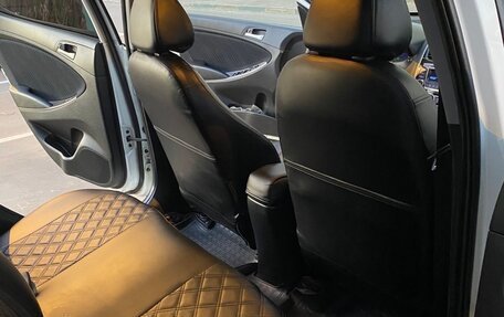 Hyundai Solaris II рестайлинг, 2015 год, 700 000 рублей, 7 фотография