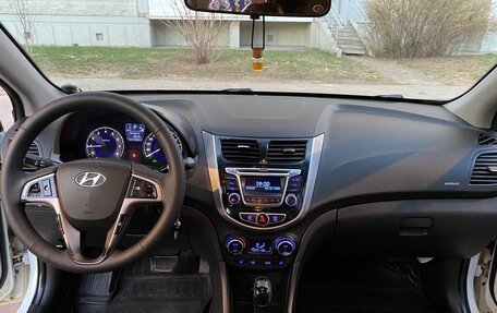 Hyundai Solaris II рестайлинг, 2015 год, 700 000 рублей, 6 фотография