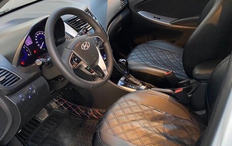 Hyundai Solaris II рестайлинг, 2015 год, 700 000 рублей, 13 фотография