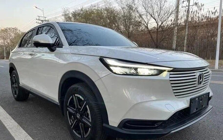 Honda Vezel, 2024 год, 2 050 000 рублей, 3 фотография