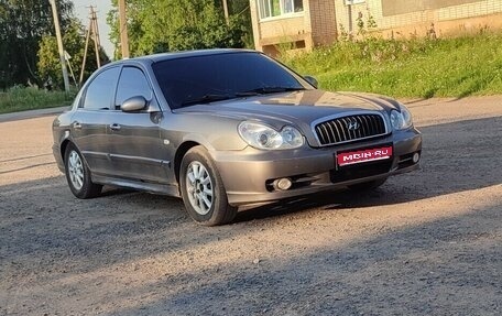 Hyundai Sonata IV рестайлинг, 2002 год, 260 000 рублей, 1 фотография