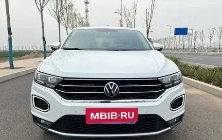 Volkswagen T-Roc I, 2021 год, 1 350 000 рублей, 2 фотография