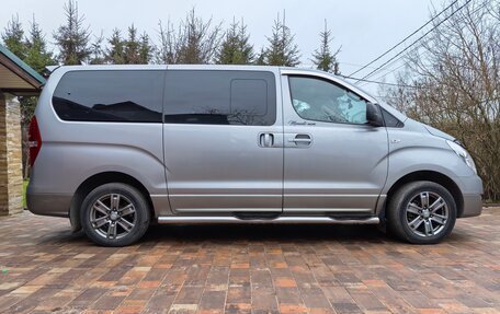 Hyundai Grand Starex Grand Starex I рестайлинг 2, 2017 год, 3 000 000 рублей, 11 фотография