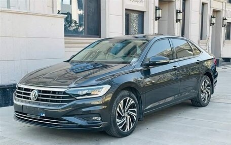 Volkswagen Jetta VII, 2022 год, 1 950 000 рублей, 1 фотография