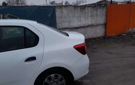 Renault Logan II, 2017 год, 550 000 рублей, 2 фотография