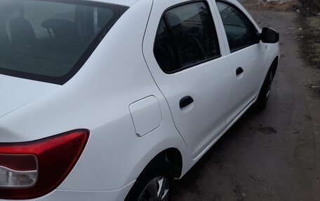 Renault Logan II, 2017 год, 550 000 рублей, 6 фотография