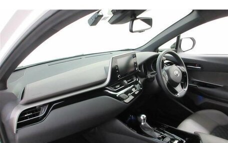 Toyota C-HR I рестайлинг, 2020 год, 2 105 000 рублей, 8 фотография