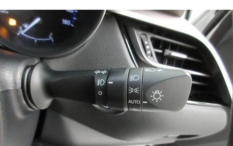 Toyota C-HR I рестайлинг, 2020 год, 2 105 000 рублей, 16 фотография