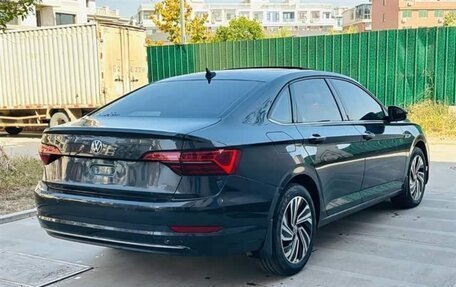 Volkswagen Jetta VII, 2022 год, 1 950 000 рублей, 4 фотография