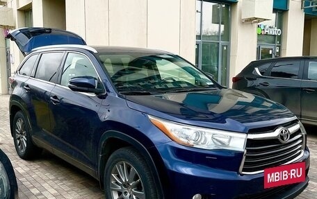 Toyota Highlander III, 2014 год, 2 300 000 рублей, 2 фотография