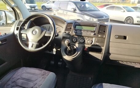 Volkswagen Multivan T5, 2010 год, 1 950 000 рублей, 10 фотография