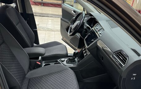 Volkswagen Tiguan II, 2018 год, 2 900 000 рублей, 6 фотография