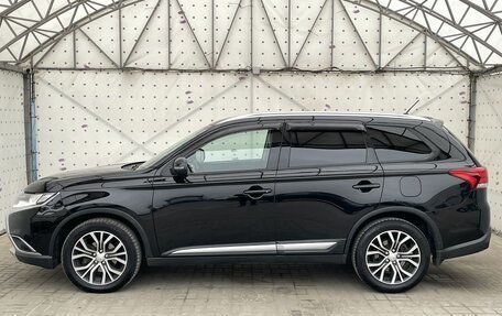 Mitsubishi Outlander III рестайлинг 3, 2016 год, 1 950 000 рублей, 10 фотография