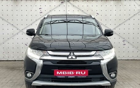 Mitsubishi Outlander III рестайлинг 3, 2016 год, 1 950 000 рублей, 3 фотография