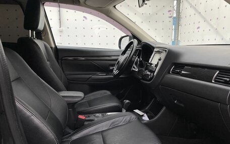 Mitsubishi Outlander III рестайлинг 3, 2016 год, 1 950 000 рублей, 12 фотография