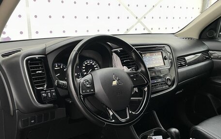 Mitsubishi Outlander III рестайлинг 3, 2016 год, 1 950 000 рублей, 15 фотография