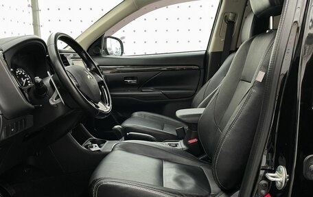 Mitsubishi Outlander III рестайлинг 3, 2016 год, 1 950 000 рублей, 11 фотография
