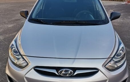 Hyundai Solaris II рестайлинг, 2013 год, 1 000 000 рублей, 1 фотография