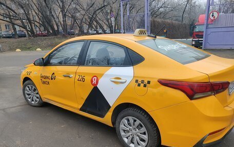 Hyundai Solaris II рестайлинг, 2019 год, 650 000 рублей, 4 фотография