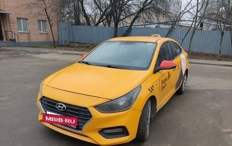 Hyundai Solaris II рестайлинг, 2019 год, 650 000 рублей, 3 фотография