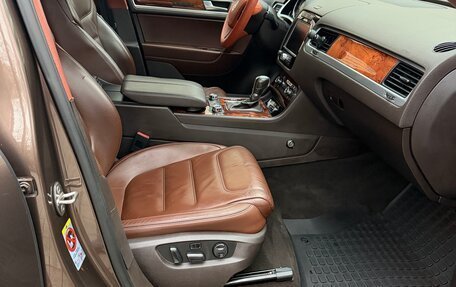 Volkswagen Touareg III, 2011 год, 1 600 000 рублей, 12 фотография